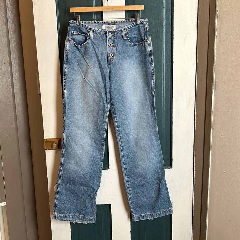 Hydraulic Three Button Fly Jean